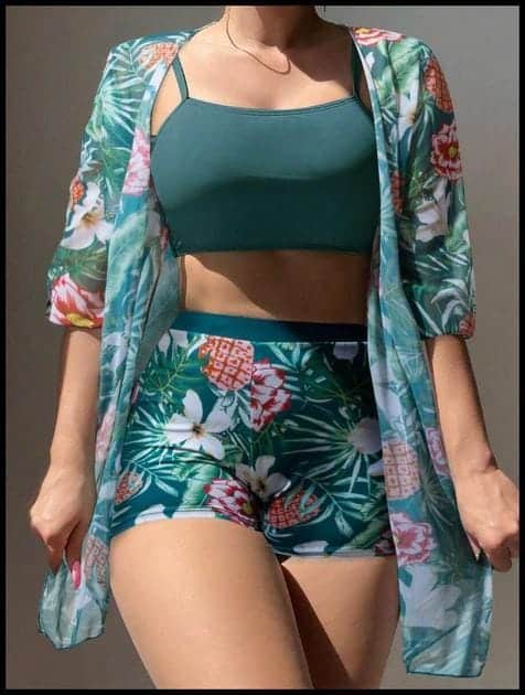 Conjunto de Maiô Bikini Feminino com Estampa de Plantas Tropicais para o Verão, com Shorts Quadrados Produzindo Combinando e Kimono Half Sleeve de Encobrimento