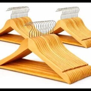 100 Cabides De Madeira No Atacado Vernizado Roupa Reforçado Cor Marfim