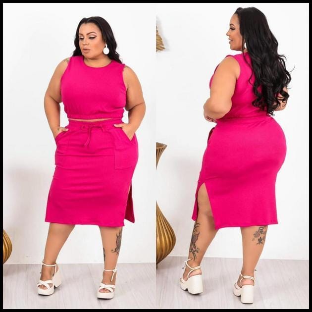 Conjunto Feminino Plus Size Saia e Cropped manga curta