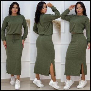 Conjunto Blusa e Saia Lãnzinha