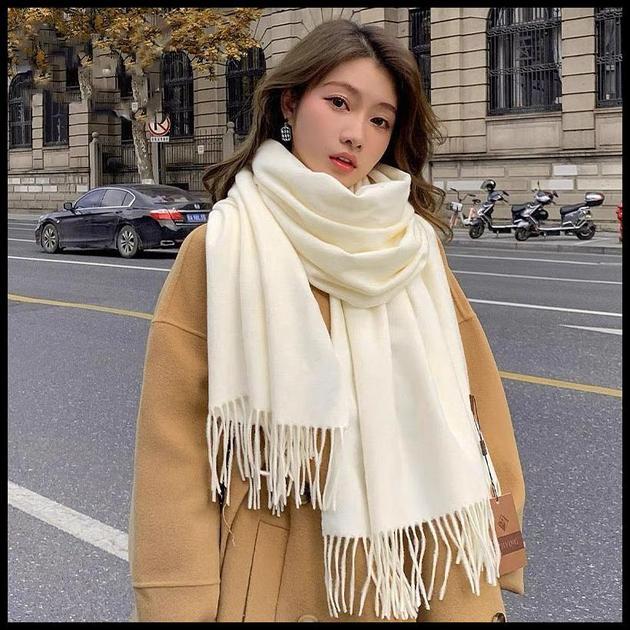 Cachecol Pashmina Lisa de poliester de 230g com franjas Presentes