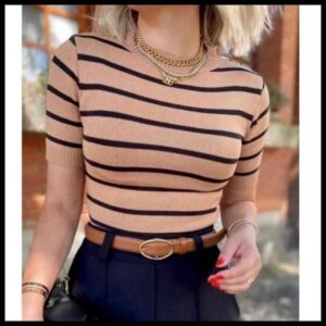 Blusinha feminina sofisticada com listras